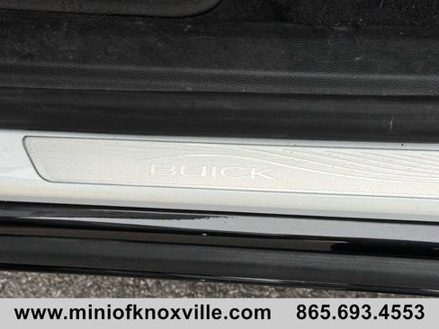 Used 2019 Buick Enclave Essence image 12