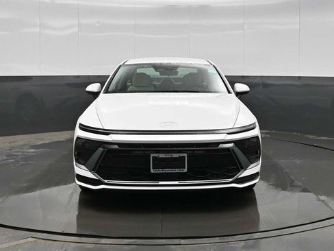 Certified 2025 Hyundai Sonata SE image 3