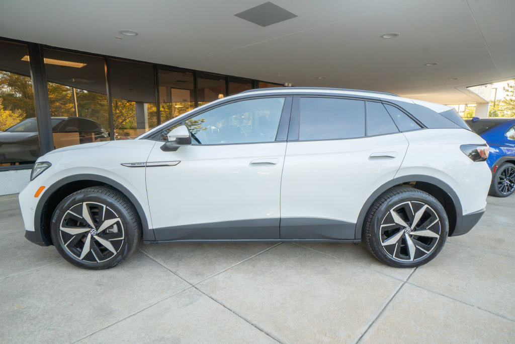 Used 2023 Volkswagen ID.4 Pro S AWD/4WD image 4