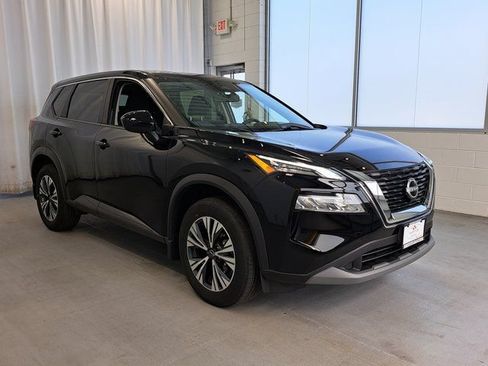 Used 2023 Nissan Rogue SV FWD image 4