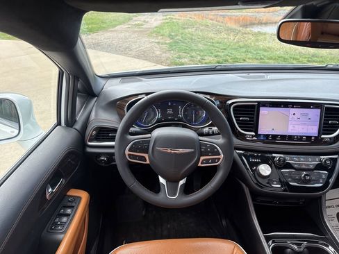 Used 2022 Chrysler Pacifica Pinnacle FWD image 51