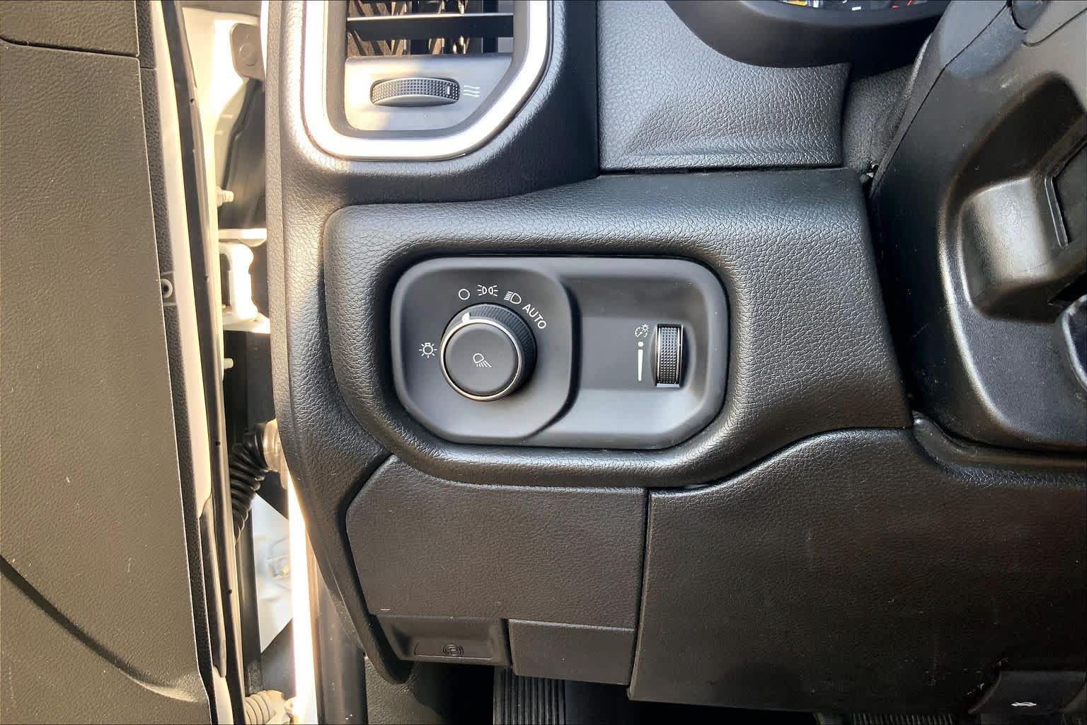 Used 2021 RAM 2500 Big Horn AWD/4WD image 35