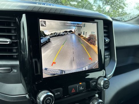 New 2026 RAM 1500 Express AWD/4WD image 18