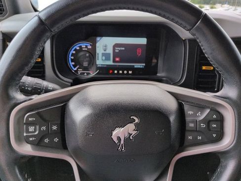 Certified 2023 Ford Bronco Badlands w/ Sasquatch Package AWD/4WD image 33