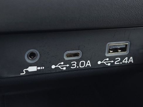 Certified 2025 Subaru Outback Premium image 16