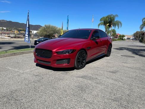 Used 2019 Jaguar XE Landmark Edition RWD image 2