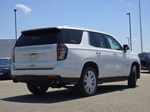 Used 2024 Chevrolet Tahoe High Country AWD/4WD image 19