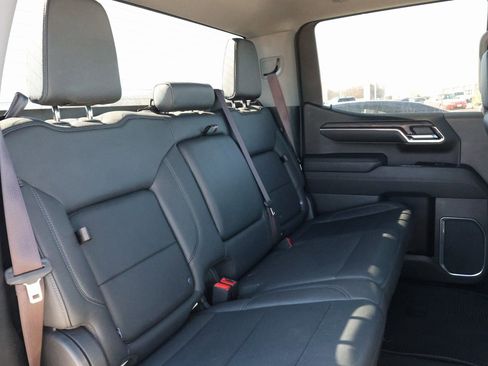 Used 2024 GMC Sierra 1500 SLT w/ X31 Off-Road Package image 30