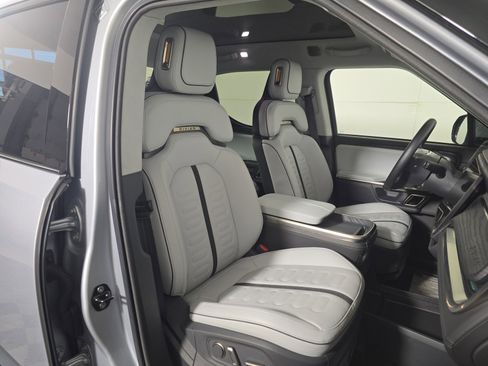 Used 2023 Rivian R1T Launch Edition image 23