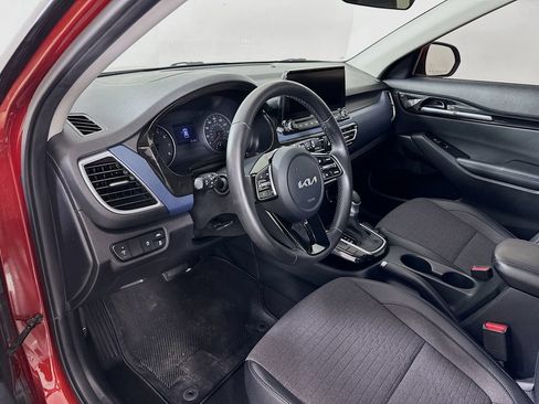 Used 2022 Kia Seltos S FWD image 9