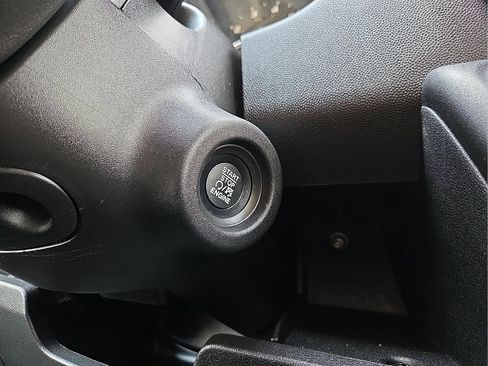 Used 2025 RAM ProMaster 2500 w/ Convenience Group FWD image 20