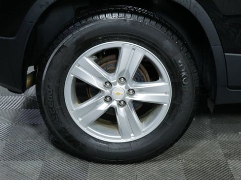 Used 2019 Chevrolet Trax LT w/ LT Convenience Package FWD image 11