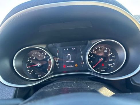 Used 2021 Jeep Compass Latitude w/ Sun and Sound Group AWD/4WD image 8