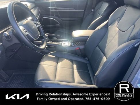 Used 2025 Kia Telluride EX w/ EX Captain's Chair Package AWD/4WD image 11