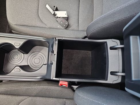 Used 2025 Kia K4 LXS image 32