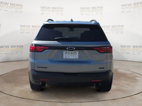 Used 2023 Chevrolet Traverse RS FWD image 4