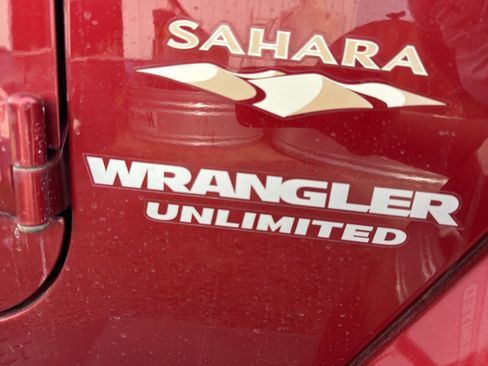 Used 2012 Jeep Wrangler Unlimited Sahara w/ Dual Top Group image 18