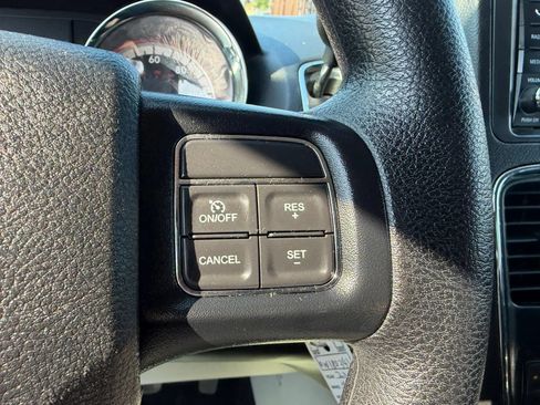 Used 2018 Dodge Grand Caravan SE FWD image 20