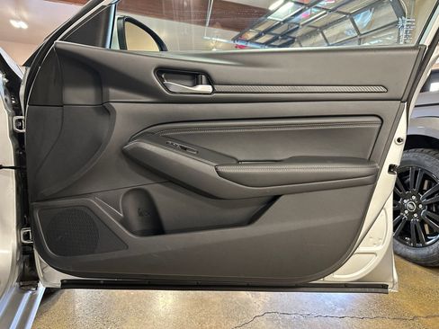Used 2019 Nissan Altima 2.5 S FWD image 18