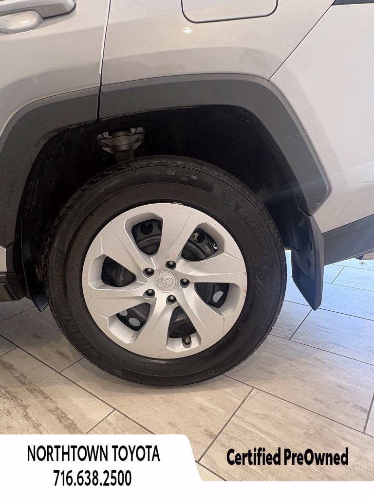 Used 2024 Toyota RAV4 LE FWD image 32