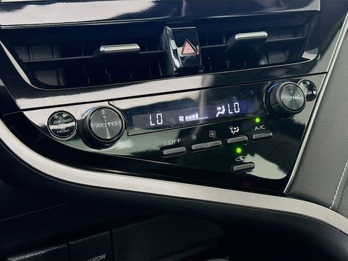 Used 2023 Toyota Camry XSE w/ Navigation Package image 16