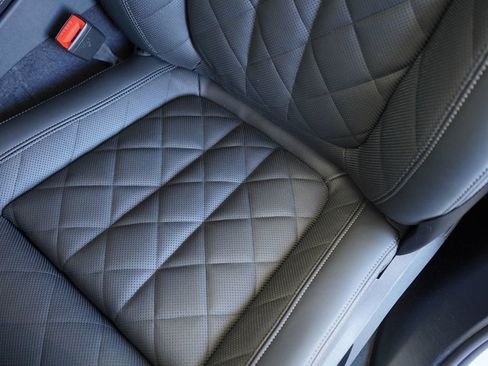 New 2026 BMW X7 xDrive40i w/ Premium Package image 12