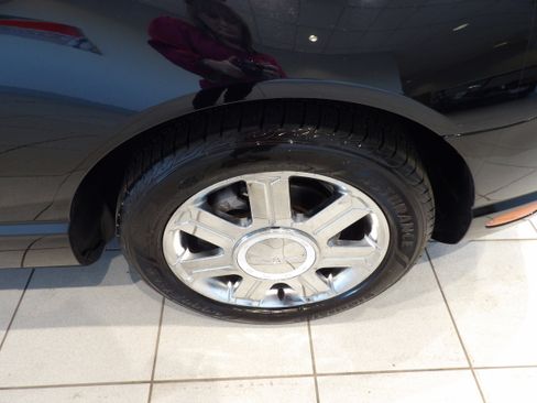 Used 2005 Ford Thunderbird image 16