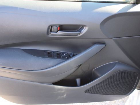 Used 2025 Toyota Corolla Hybrid Sedan image 9