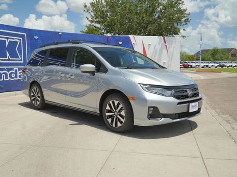New 2026 Honda Odyssey EX-L image 3