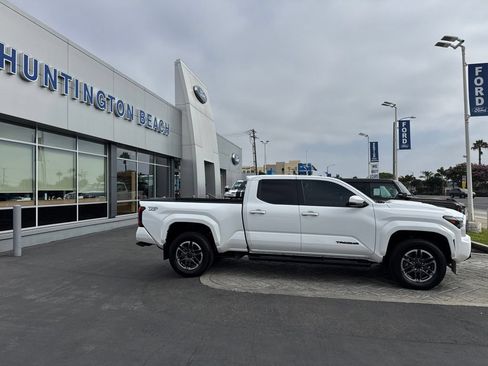 Used 2024 Toyota Tacoma TRD Sport w/ TRD Sport Upgrade Package RWD image 3