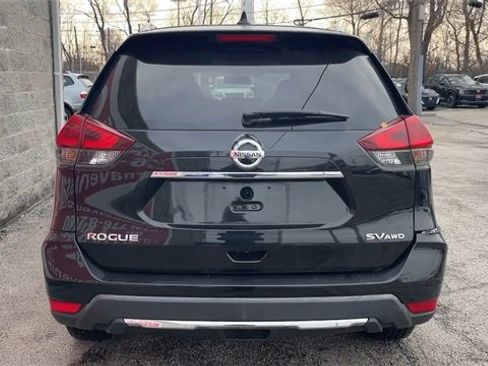 Used 2018 Nissan Rogue SV image 5