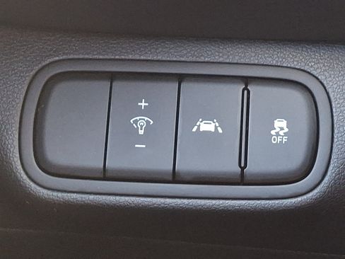 Used 2022 Hyundai Venue SEL image 23