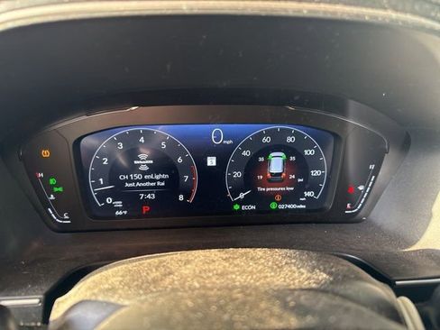 Used 2024 Honda Pilot Elite image 11