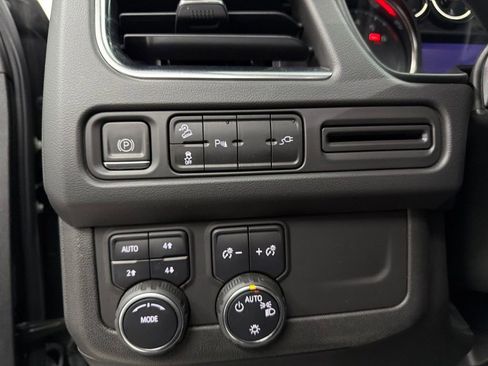 Used 2021 Chevrolet Tahoe Z71 AWD/4WD image 18
