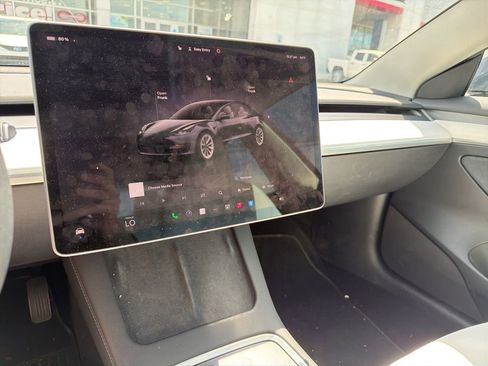 Used 2023 Tesla Model 3 Standard Range image 11