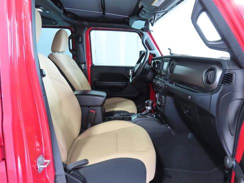 Used 2018 Jeep Wrangler Unlimited Sport image 31