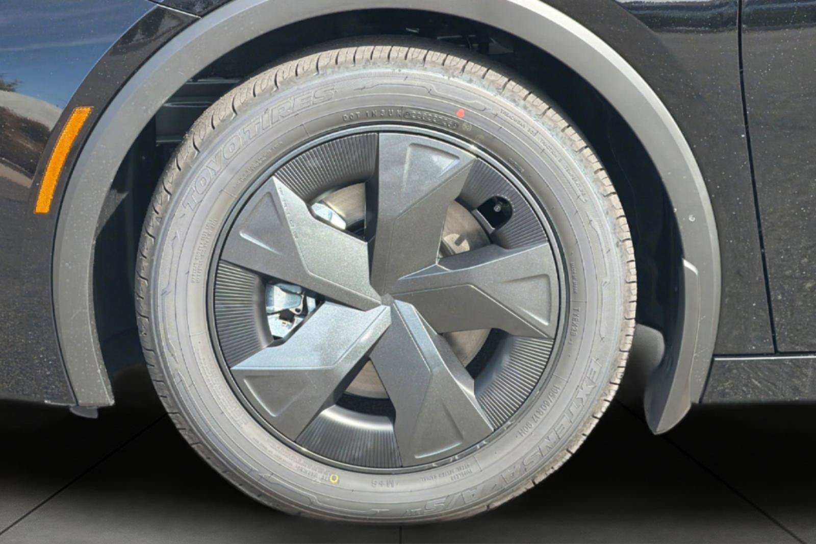 New 2027 Toyota Prius Plug-In Hybrid FWD image 32
