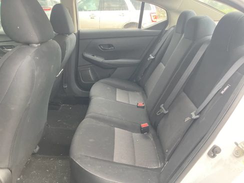 Used 2024 Nissan Sentra SV FWD image 4