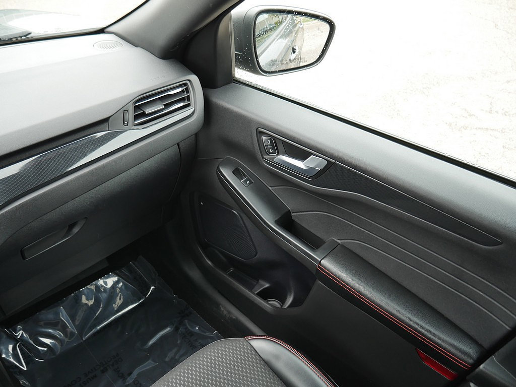 Used 2024 Ford Escape ST-Line w/ Tech Pack #1 AWD/4WD image 25