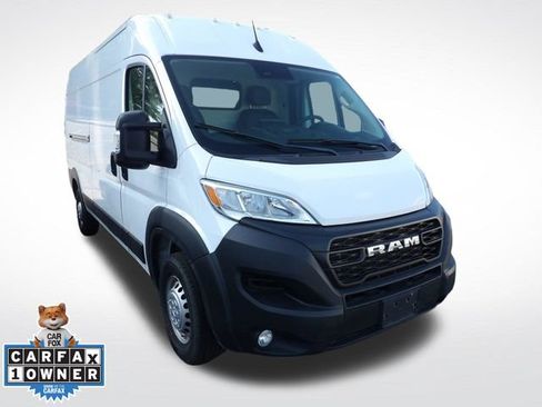 Used 2024 RAM ProMaster 2500 w/ Premium Convenience Group FWD image 3