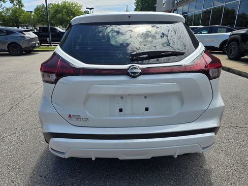 Certified 2025 Nissan Kicks Play S FWD image 7