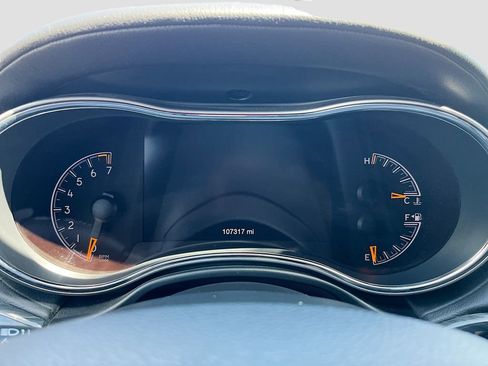 Used 2019 Jeep Grand Cherokee Overland RWD image 12