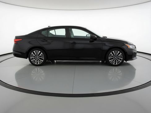 Used 2025 Nissan Altima 2.5 SV image 11