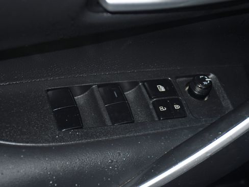 Used 2022 Toyota Corolla SE w/ SE Premium Package image 10