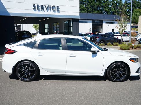 Used 2022 Honda Civic Sport Touring image 2