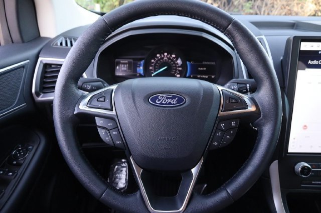 Used 2024 Ford Edge SEL w/ Convenience Package AWD/4WD image 11
