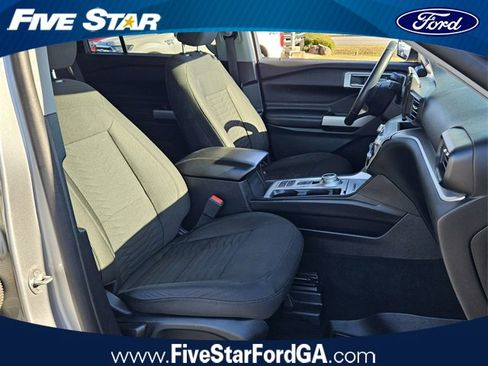 Used 2021 Ford Explorer XLT image 17