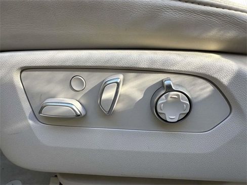 Used 2022 Cadillac Escalade Sport Platinum image 15