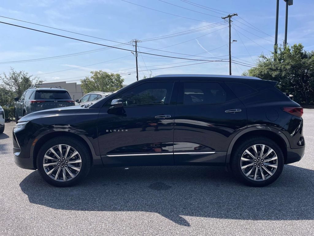 Used 2023 Chevrolet Blazer Premier w/ Enhanced Convenience Package FWD image 6