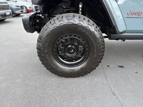 Used 2024 Jeep Wrangler Unlimited Rubicon AWD/4WD image 26